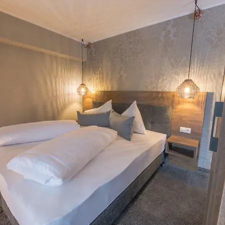 아파트호텔 Lakeside Seefeld 4*